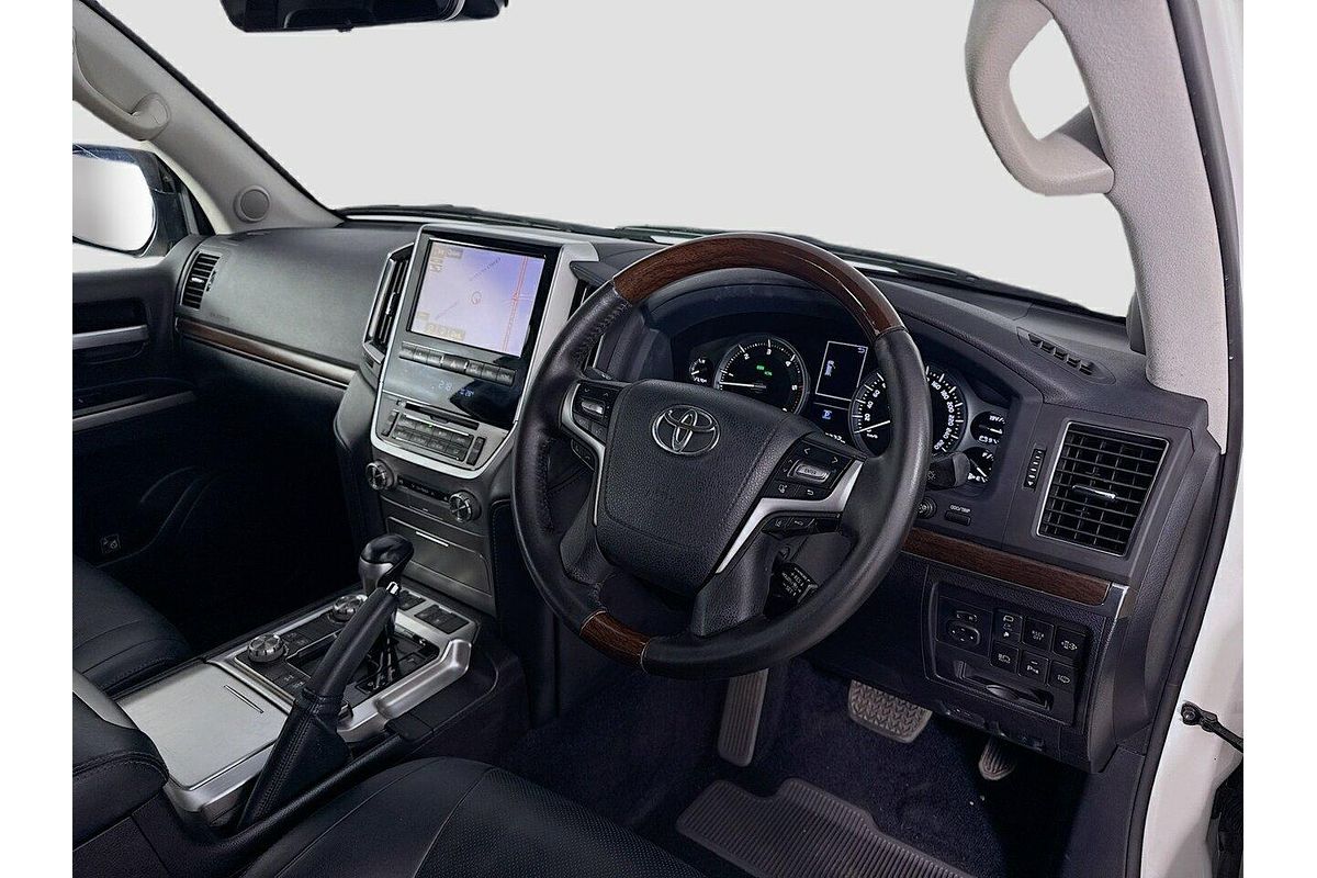 2017 Toyota Landcruiser Sahara VDJ200R