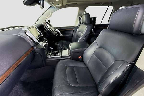 2017 Toyota Landcruiser Sahara VDJ200R