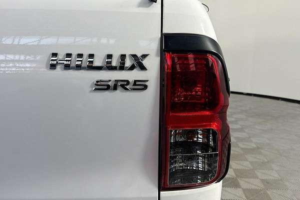 2017 Toyota Hilux SR5 GUN126R 4X4