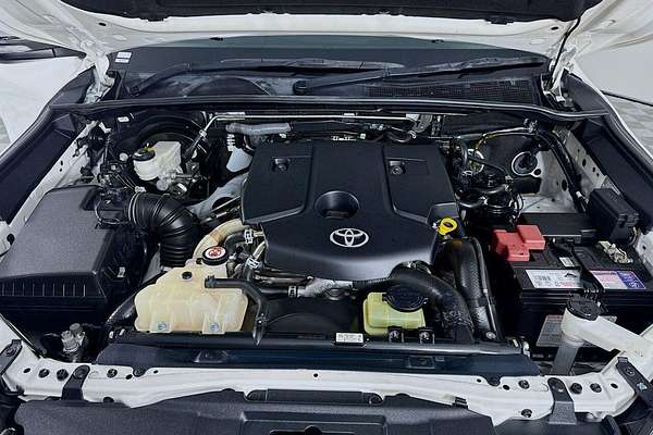 2017 Toyota Hilux SR5 GUN126R 4X4