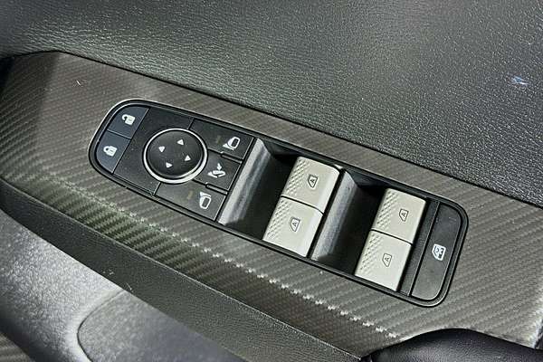 2023 Mitsubishi Outlander LS Black Edition ZM