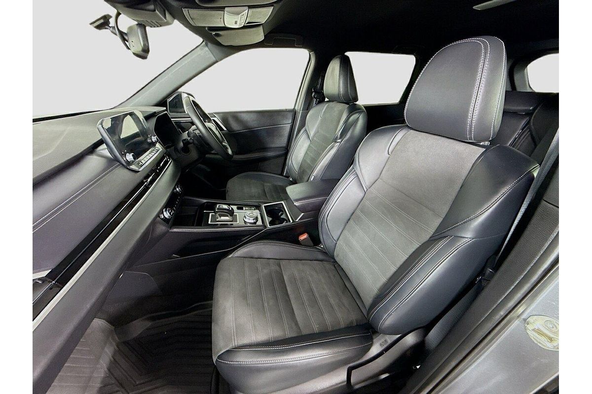 2023 Mitsubishi Outlander LS Black Edition ZM