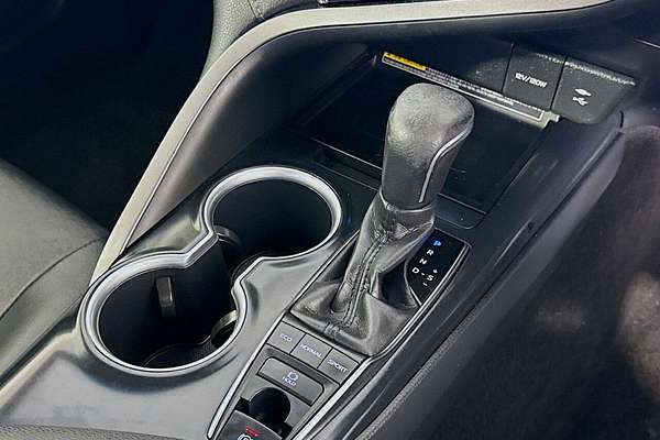 2019 Toyota Camry SX GSV70R