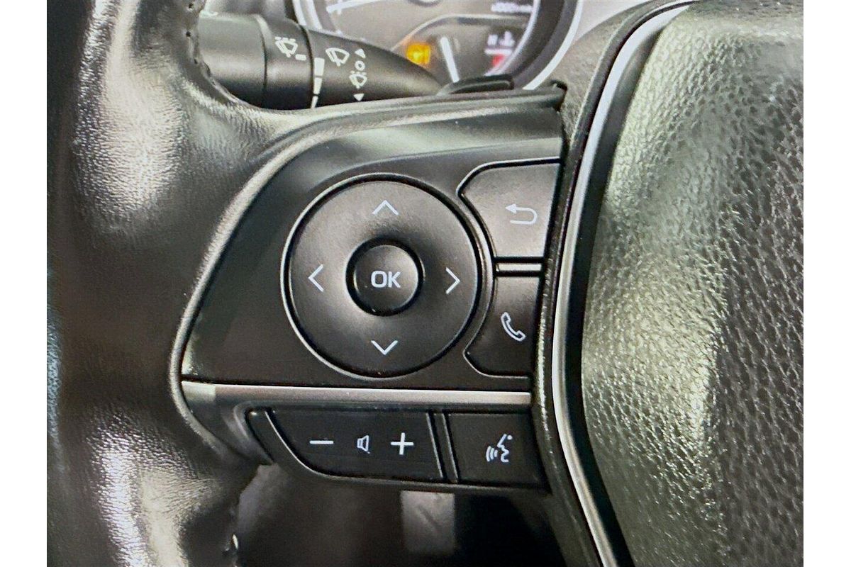 2019 Toyota Camry SX GSV70R