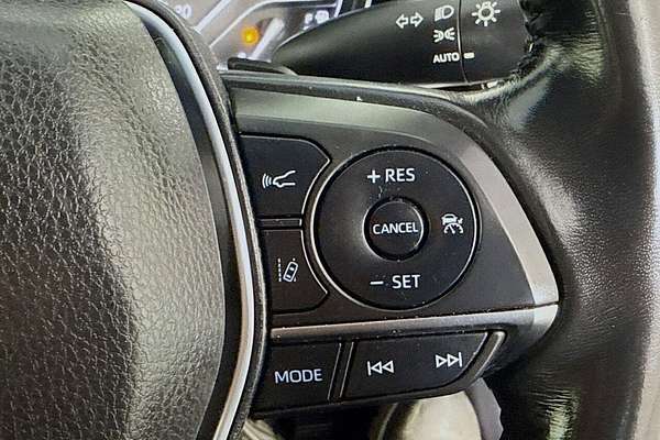 2019 Toyota Camry SX GSV70R