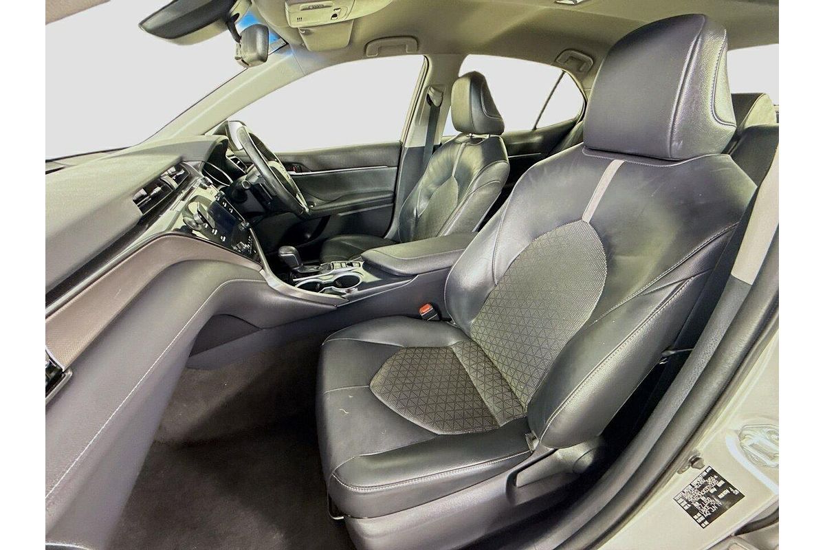 2019 Toyota Camry SX GSV70R