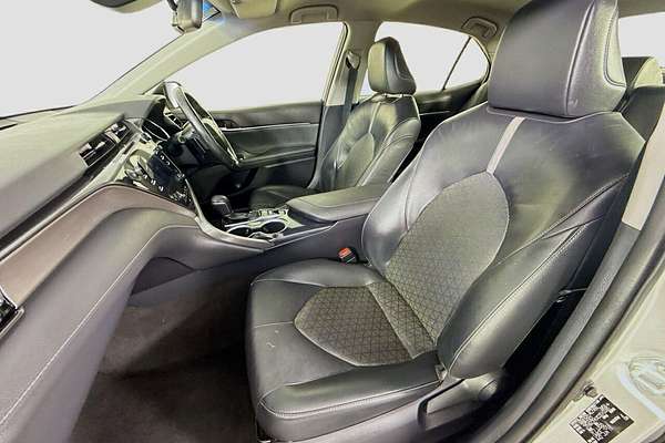 2019 Toyota Camry SX GSV70R