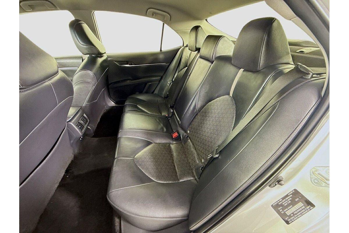 2019 Toyota Camry SX GSV70R