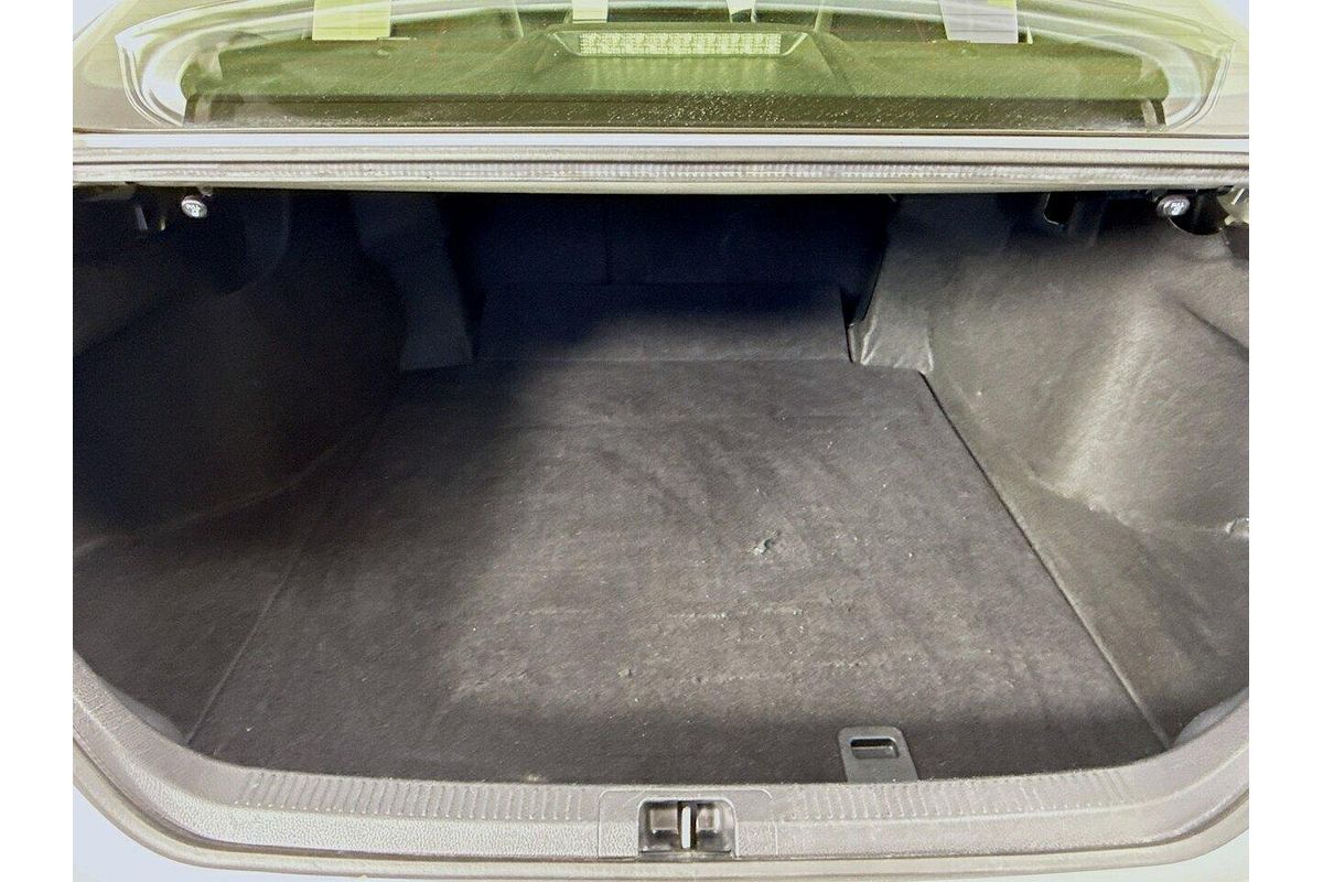 2019 Toyota Camry SX GSV70R