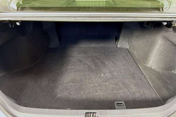 2019 Toyota Camry SX GSV70R