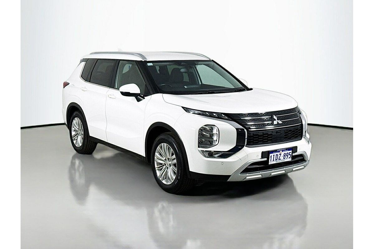 2024 Mitsubishi Outlander LS ZM