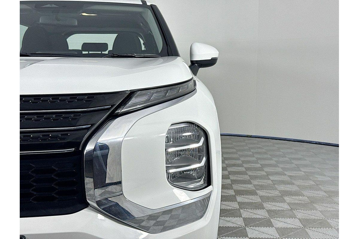 2024 Mitsubishi Outlander ES ZM