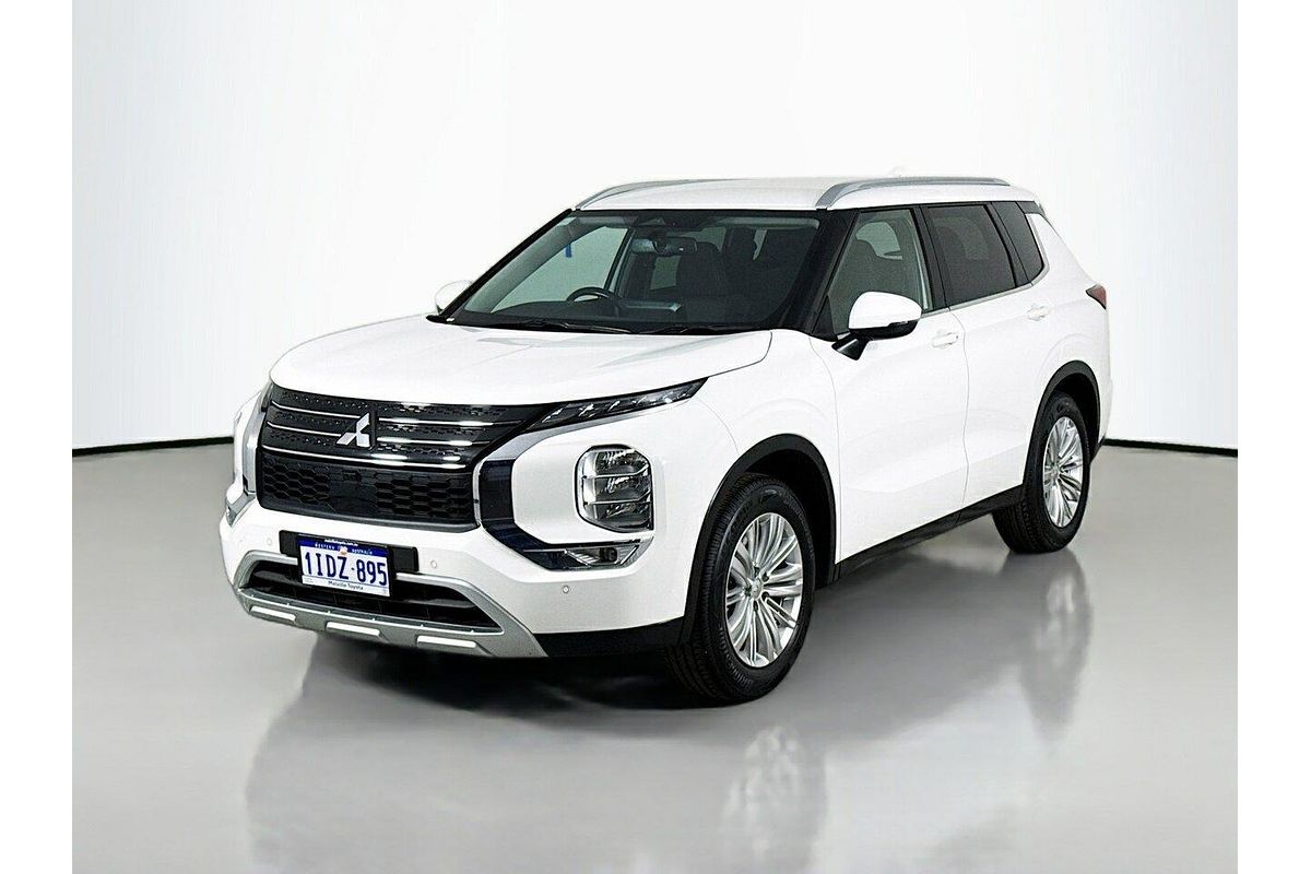 2024 Mitsubishi Outlander LS ZM