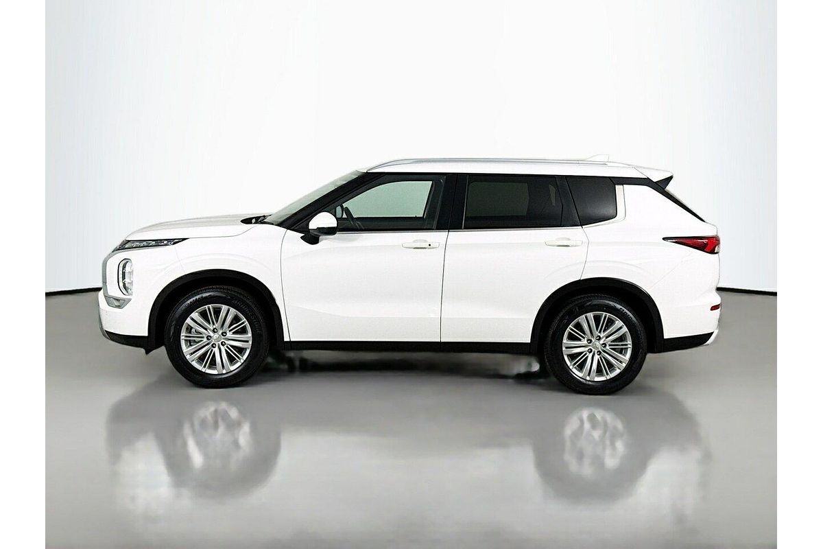 2024 Mitsubishi Outlander LS ZM