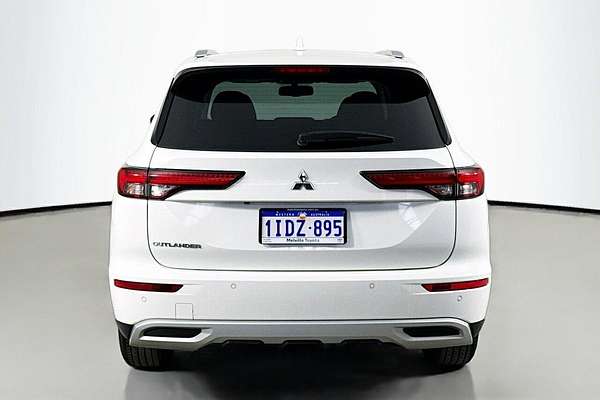 2024 Mitsubishi Outlander LS ZM