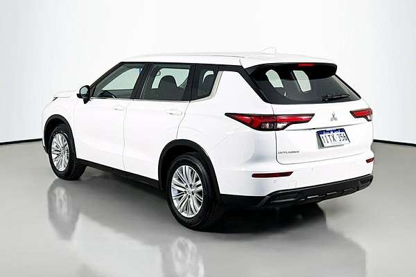 2024 Mitsubishi Outlander ES ZM