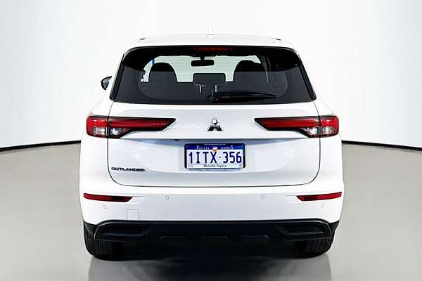 2024 Mitsubishi Outlander ES ZM