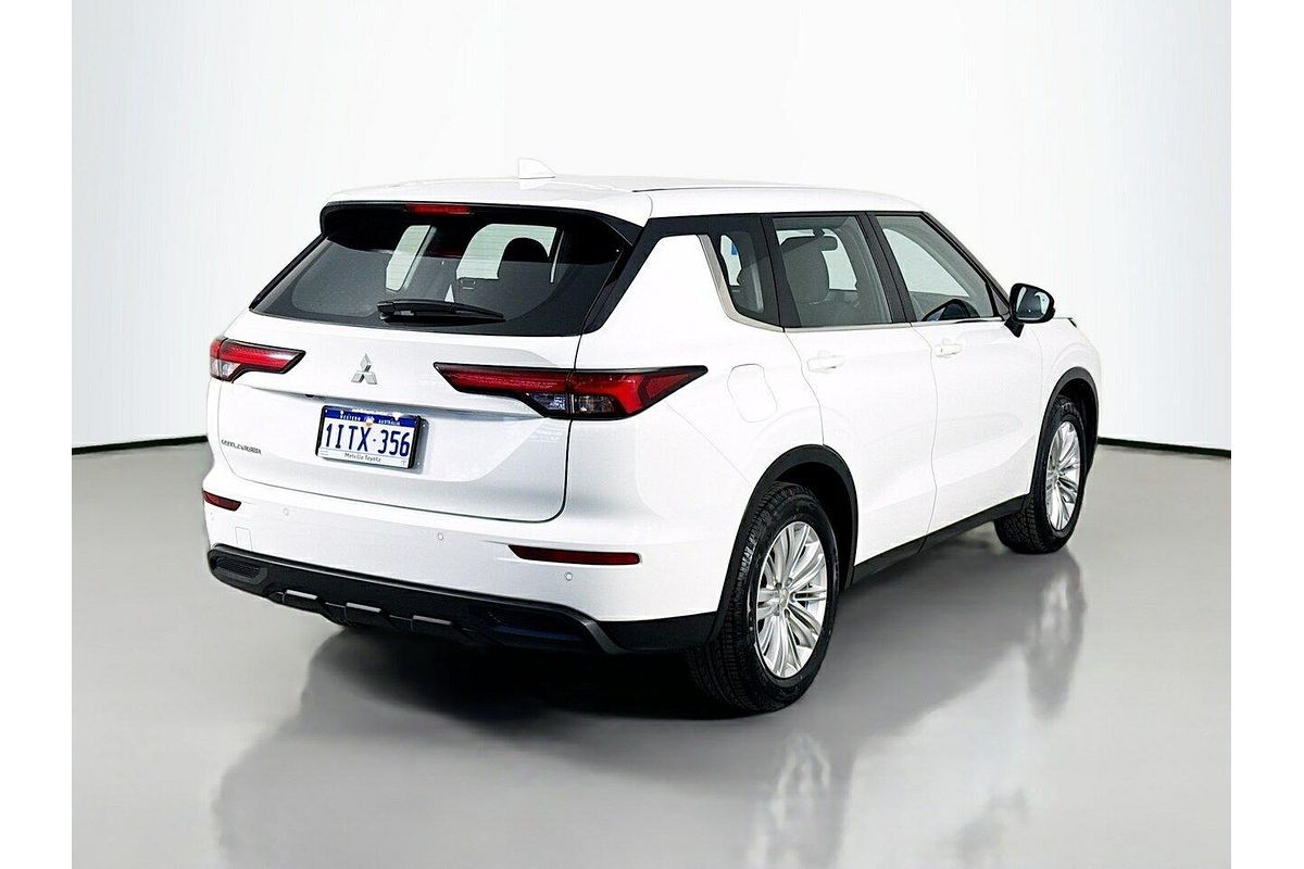 2024 Mitsubishi Outlander ES ZM