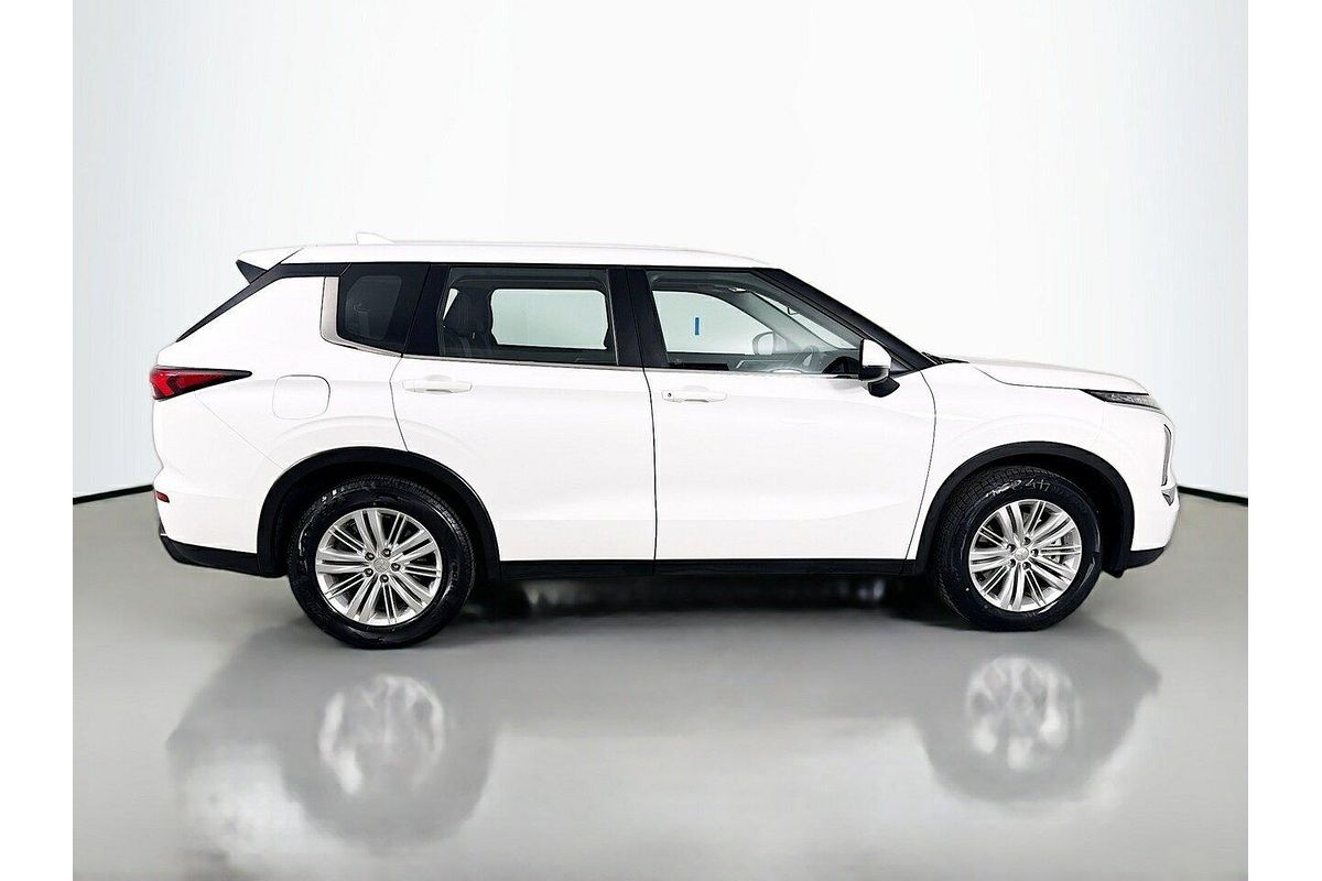 2024 Mitsubishi Outlander ES ZM