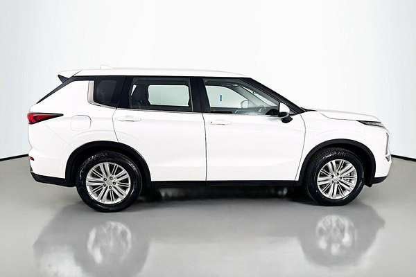 2024 Mitsubishi Outlander ES ZM