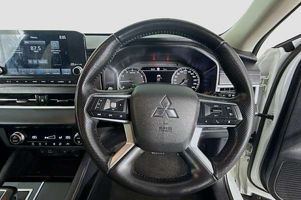 2024 Mitsubishi Outlander LS ZM