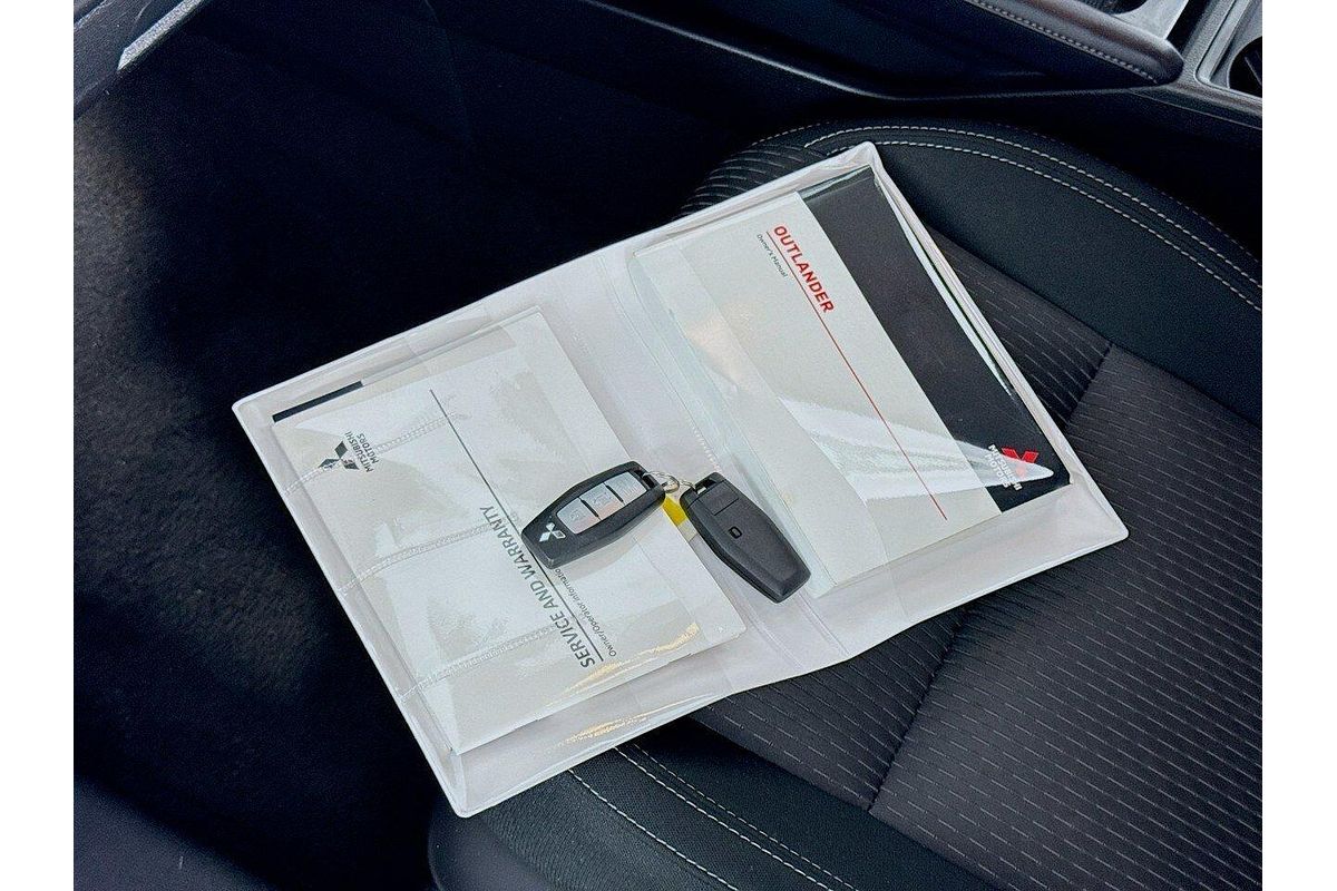 2024 Mitsubishi Outlander ES ZM