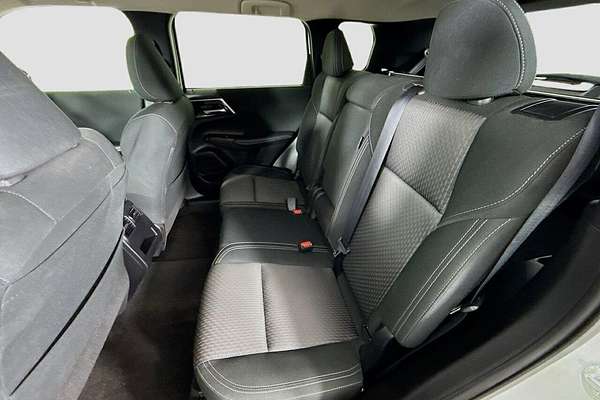 2024 Mitsubishi Outlander LS ZM