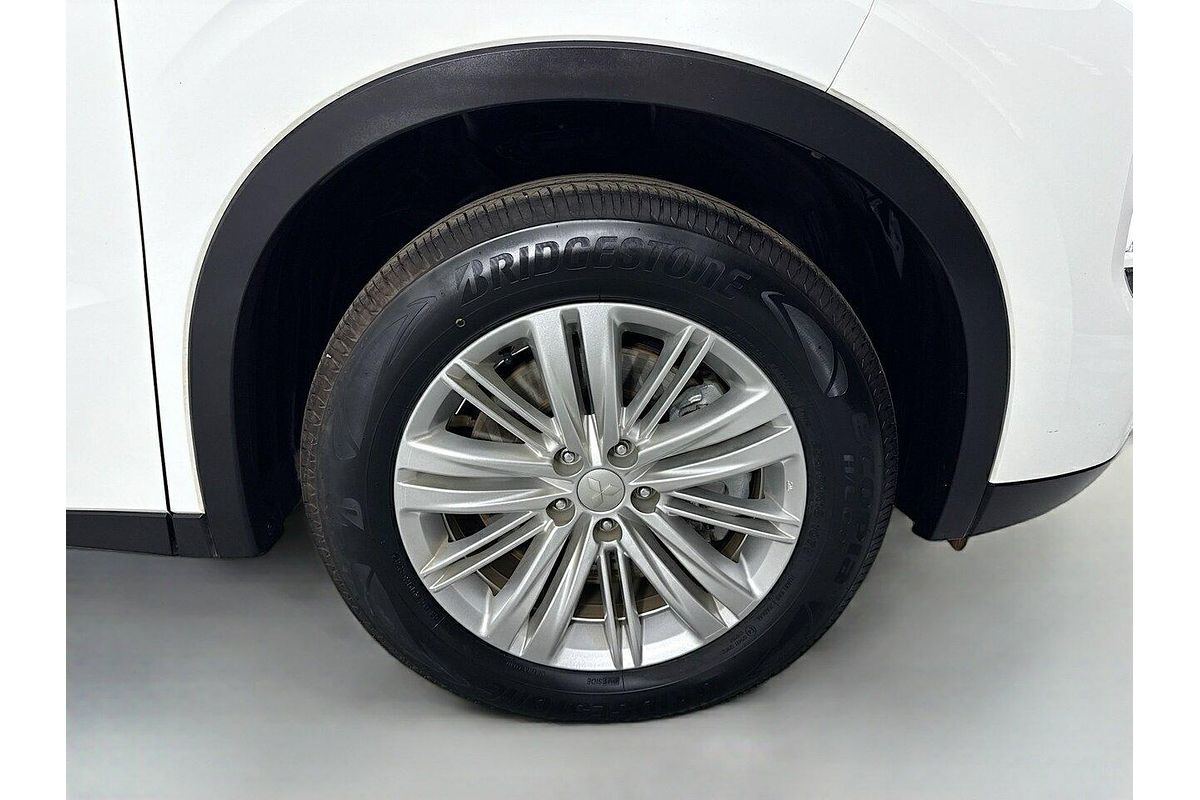 2024 Mitsubishi Outlander LS ZM