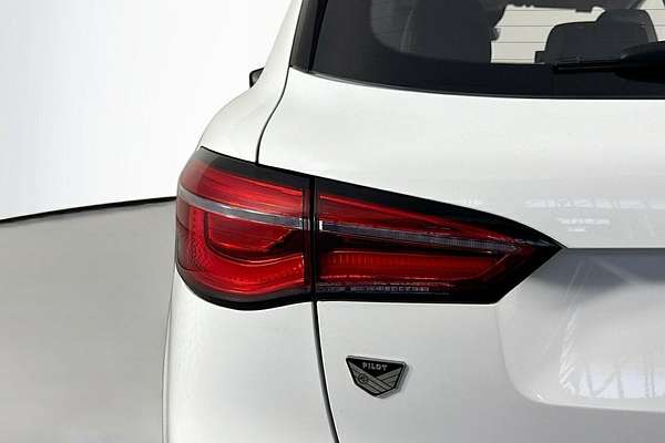 2024 MG HS Excite SAS23