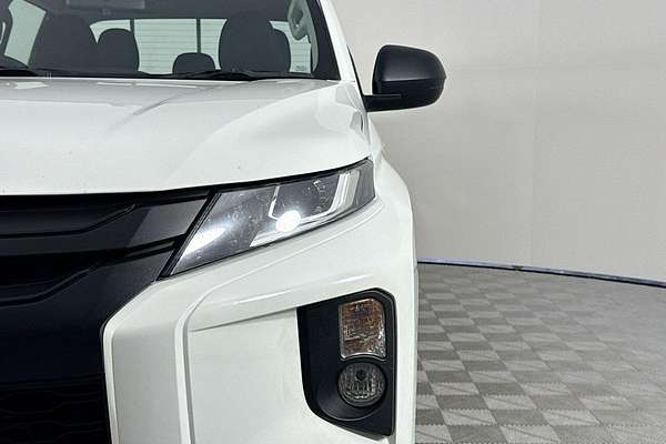 2021 Mitsubishi Triton GLX ADAS MR 4X4