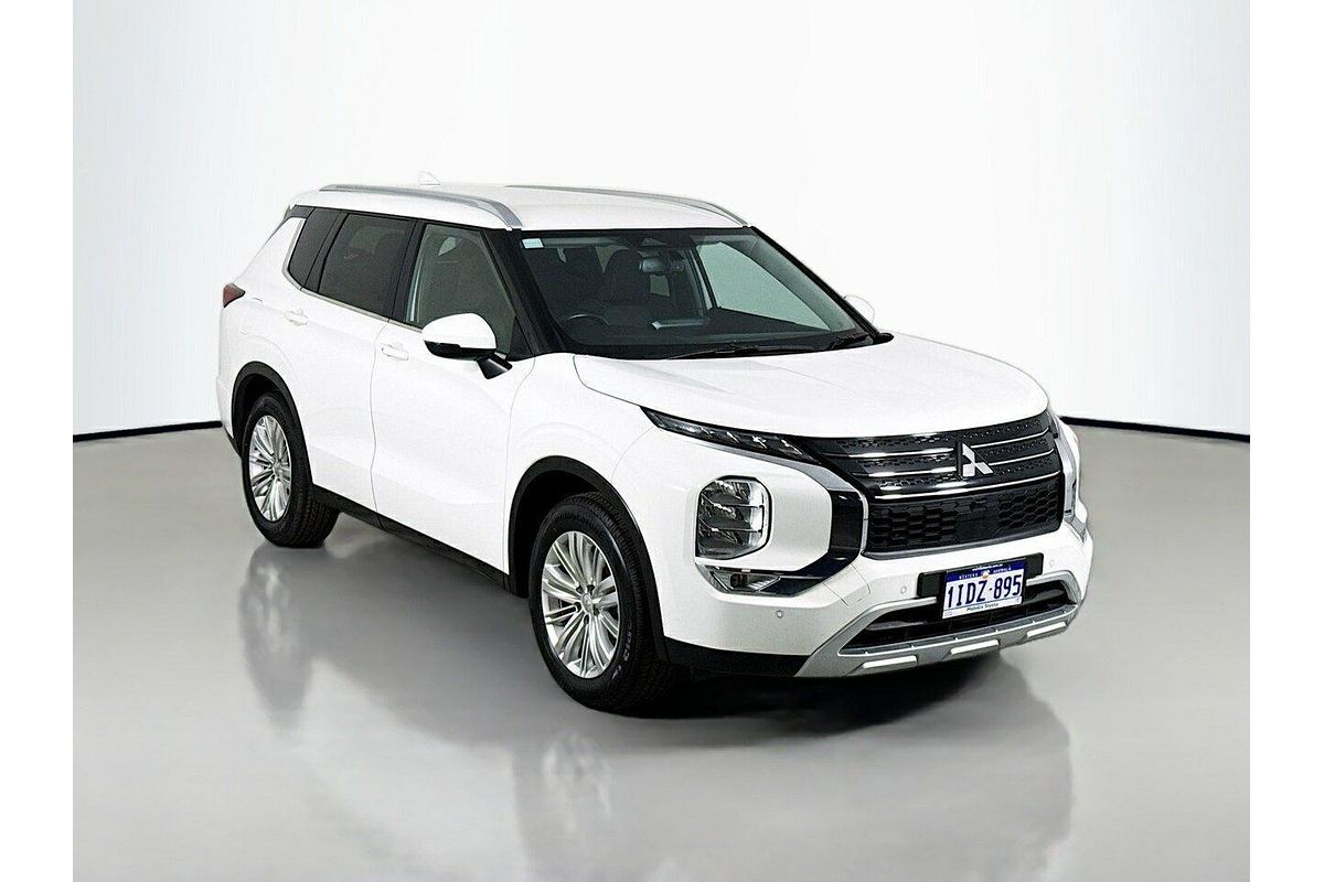 2024 Mitsubishi Outlander LS ZM