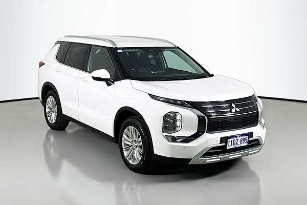 2024 Mitsubishi Outlander LS ZM