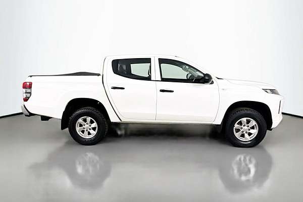 2021 Mitsubishi Triton GLX ADAS MR 4X4