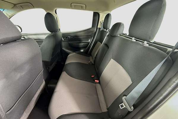 2021 Mitsubishi Triton GLX ADAS MR 4X4