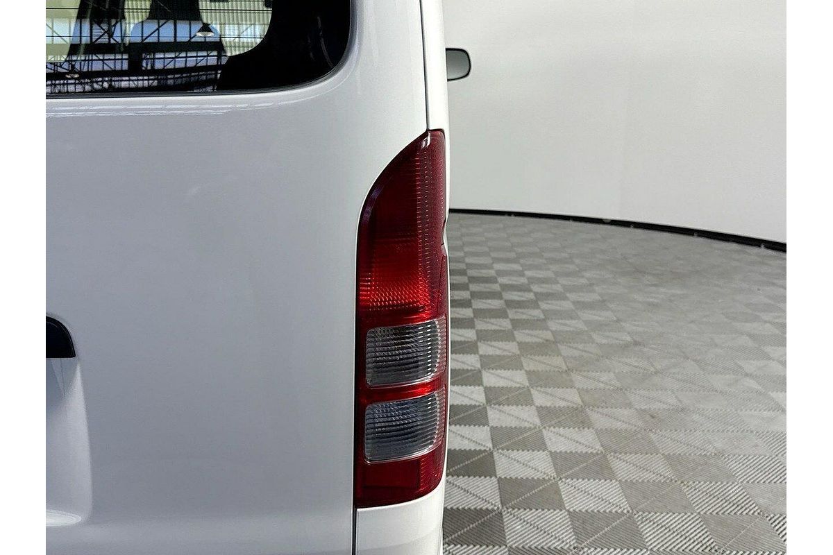 2018 Toyota Hiace TRH201R LWB