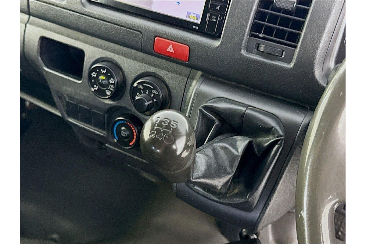 2018 Toyota Hiace TRH201R LWB