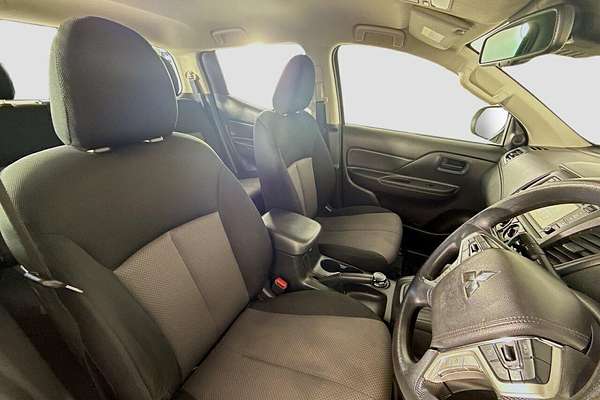 2021 Mitsubishi Triton GLX ADAS MR 4X4