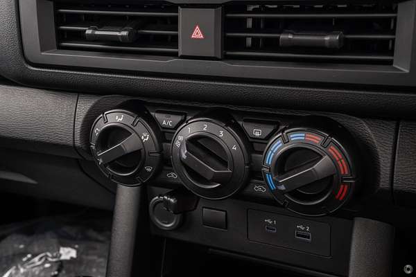 2025 Mitsubishi Triton GLX MV 4X4