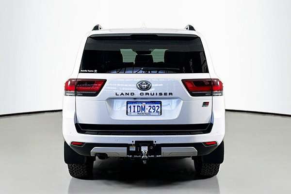 2024 Toyota Landcruiser GR Sport FJA300R