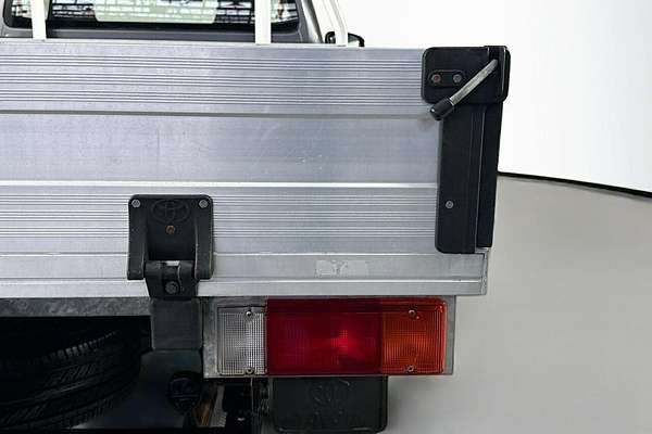 2017 Toyota Hilux Workmate TGN121R Rear Wheel Drive