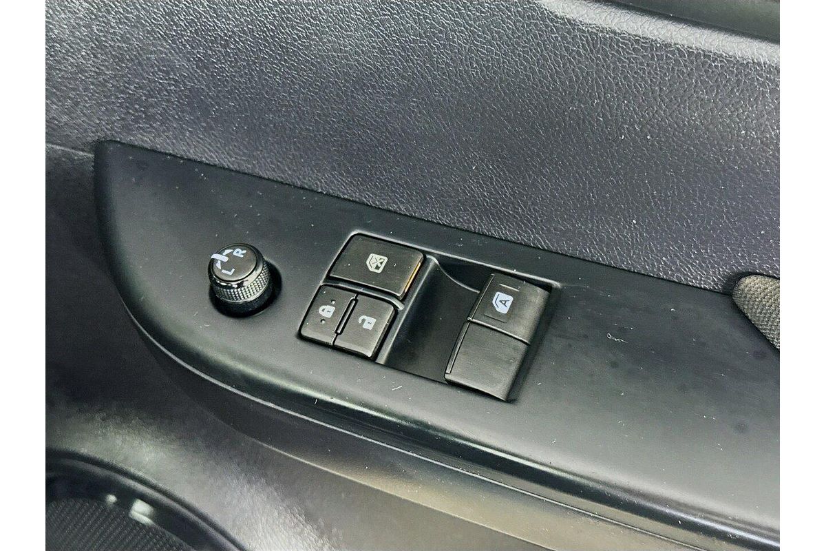 2017 Toyota Hilux Workmate TGN121R Rear Wheel Drive