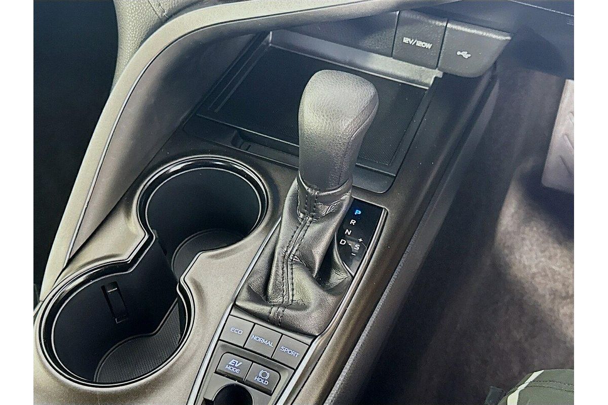 2021 Toyota Camry Ascent AXVH70R