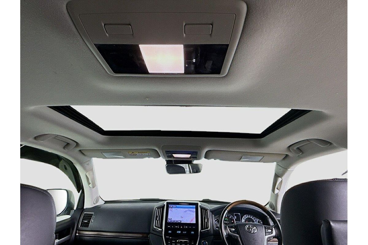 2021 Toyota Landcruiser Sahara VDJ200R