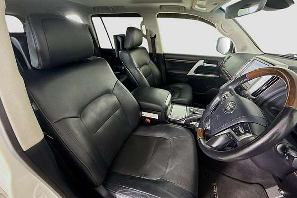 2021 Toyota Landcruiser Sahara VDJ200R