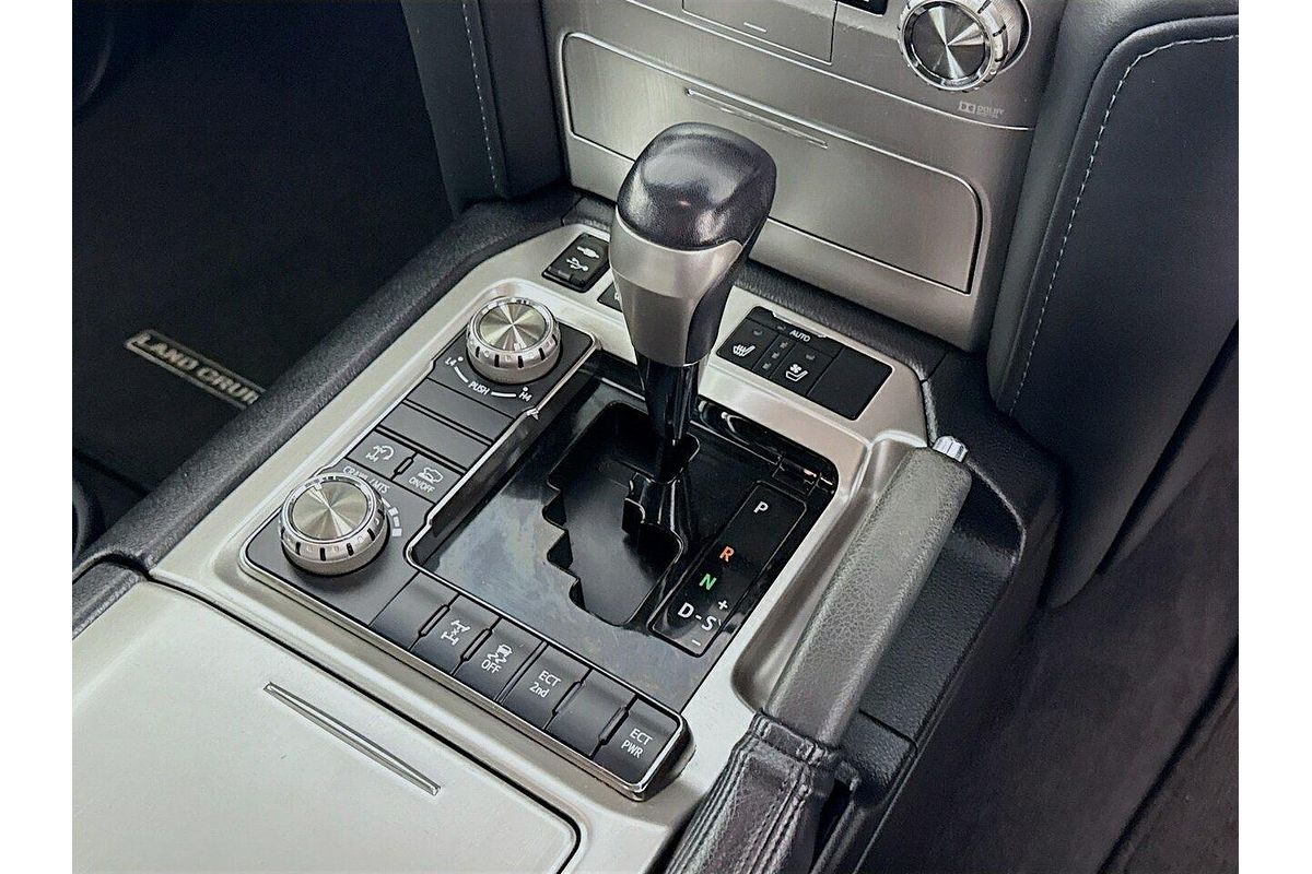 2021 Toyota Landcruiser Sahara VDJ200R