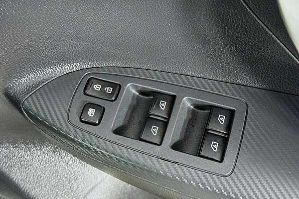 2024 Mitsubishi Eclipse Cross LS YB