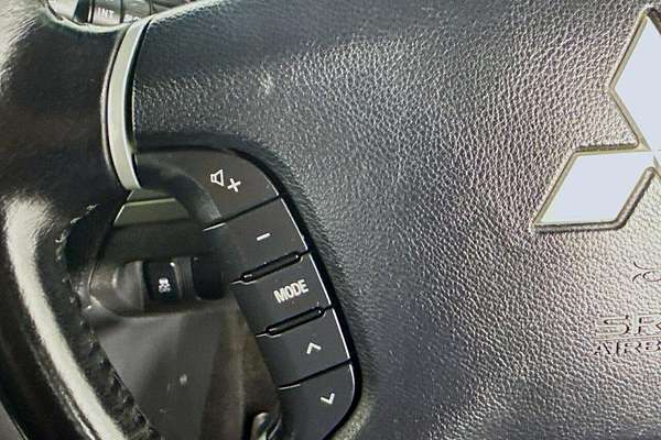 2018 Mitsubishi Pajero GLX NX