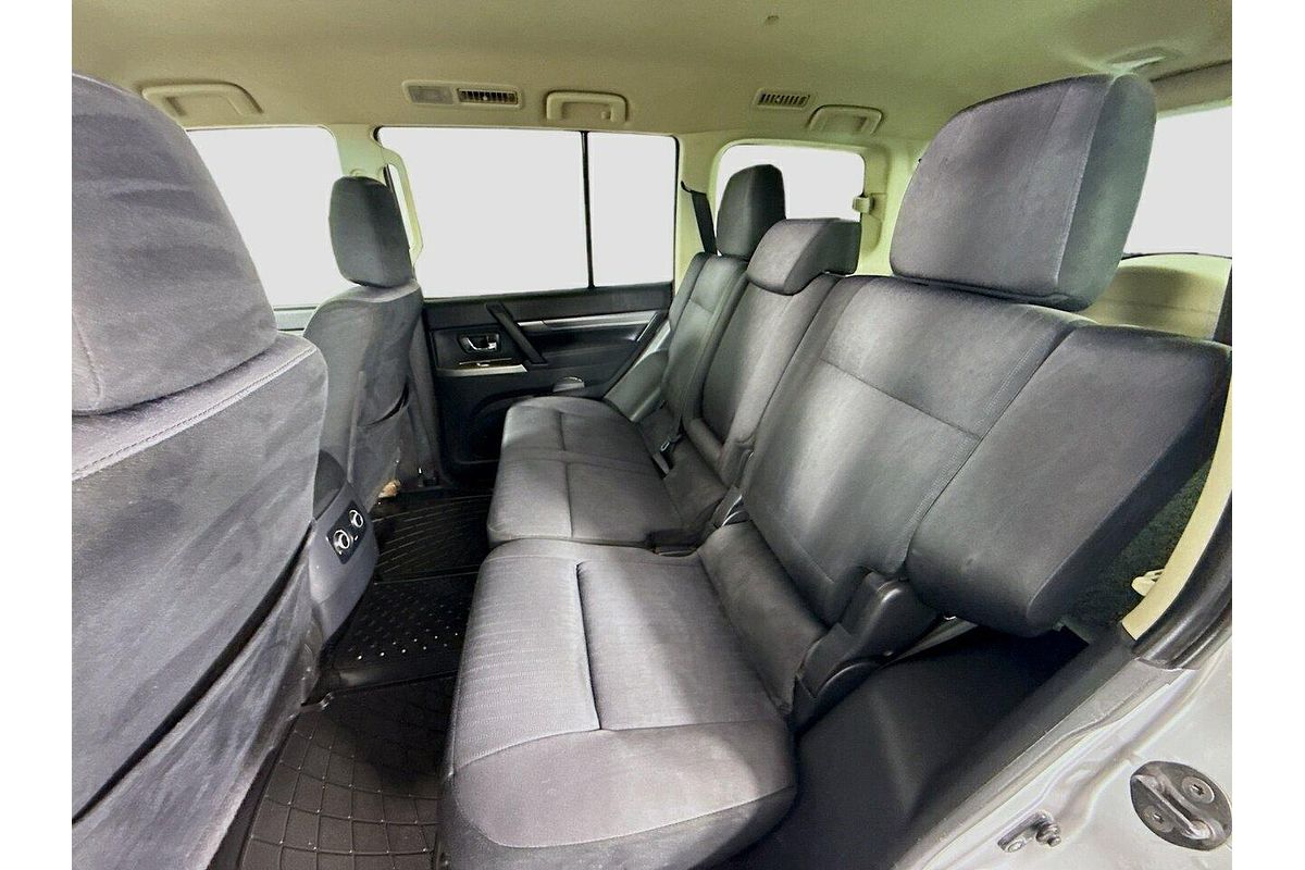 2018 Mitsubishi Pajero GLX NX