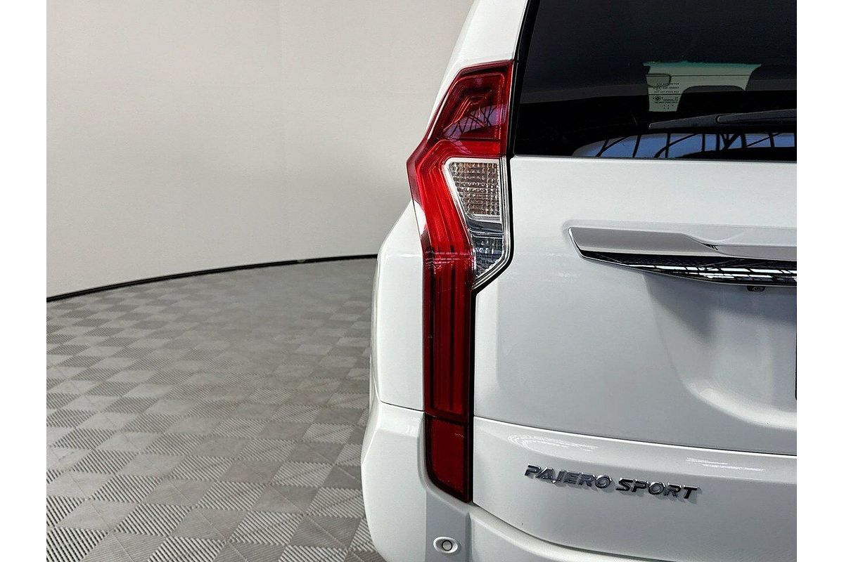 2017 Mitsubishi Pajero Sport GLX QE