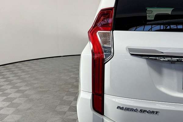 2017 Mitsubishi Pajero Sport GLX QE